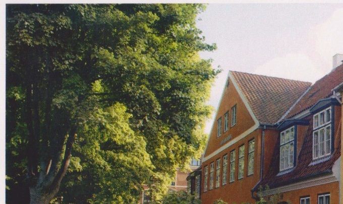 Kvarteret omkring Allégade,
Gården Ludvigs Minde opført ca. i 1770 